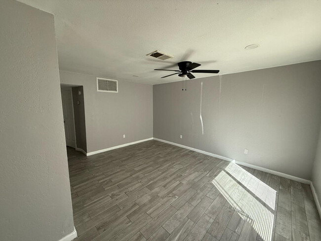 Building Photo - 1819 N 40th St