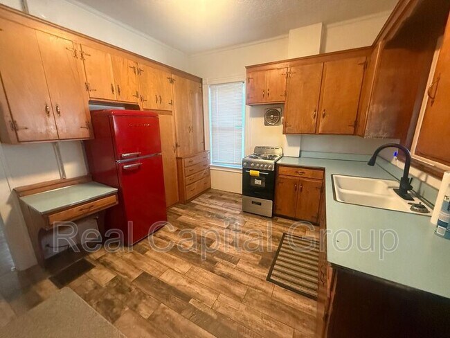 Building Photo - 26 Edmonds St