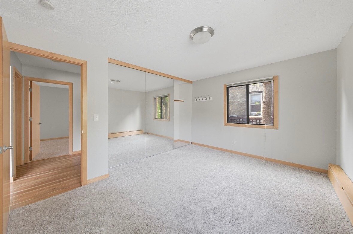 Building Photo - 2530 1st Ave S