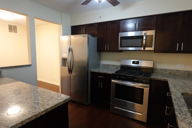Building Photo - 1070 Woodhill Ct