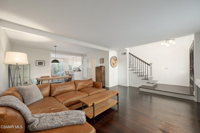 Building Photo - 1988 Olivewood Ct