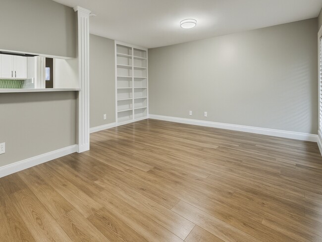 Building Photo - 6402 Del Monte Dr