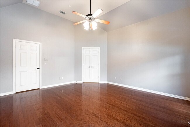 Building Photo - 935 Panther Ln