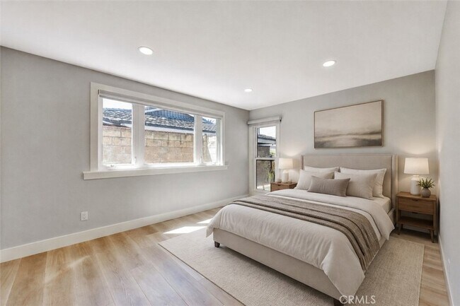 Building Photo - 629 S Yorba St