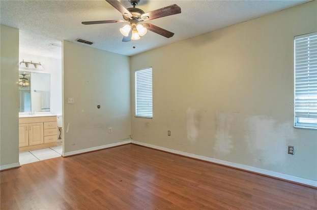 Building Photo - 5010 Larch Ln