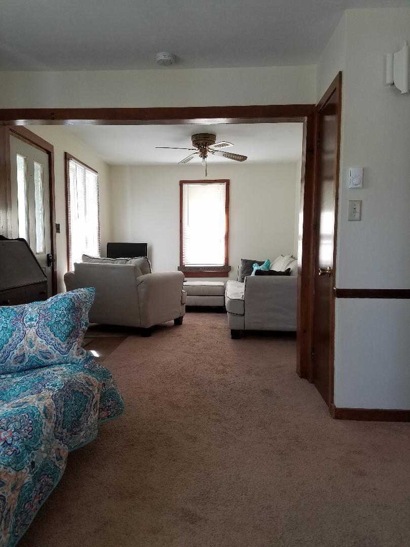 double living room - 18 Jay Rd E