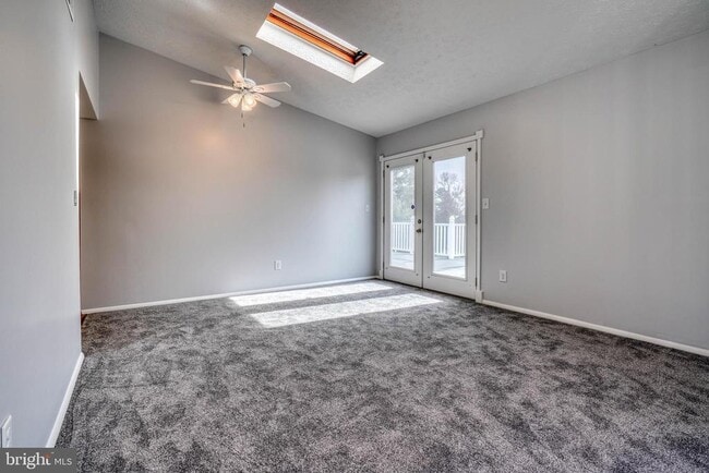 Building Photo - 427 Greenwood Rd