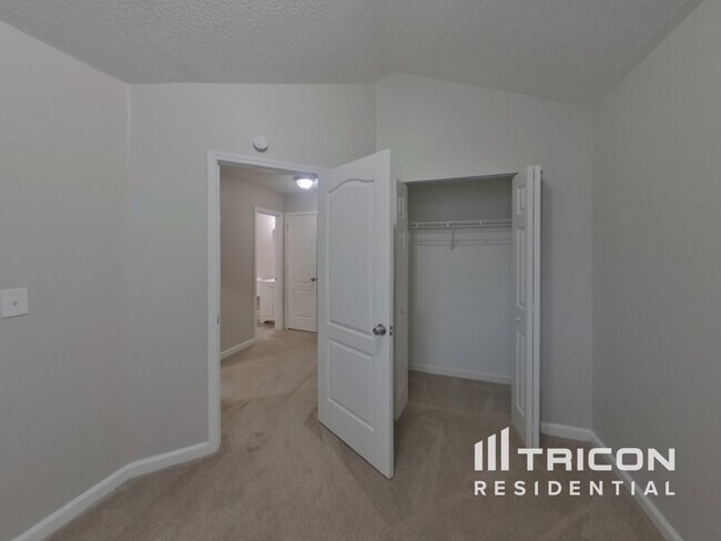 Building Photo - 10980 Thrasher Rd