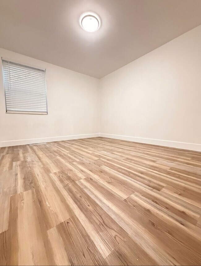Building Photo - 224 S 900 E
