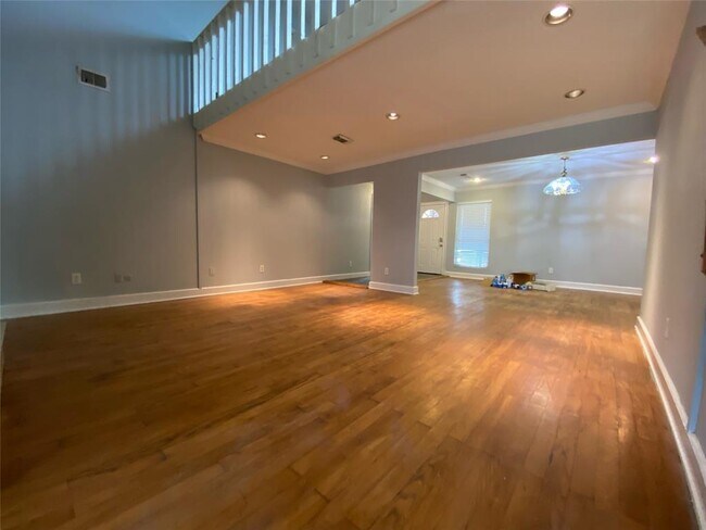 Building Photo - 6502 Briar Terrace Dr