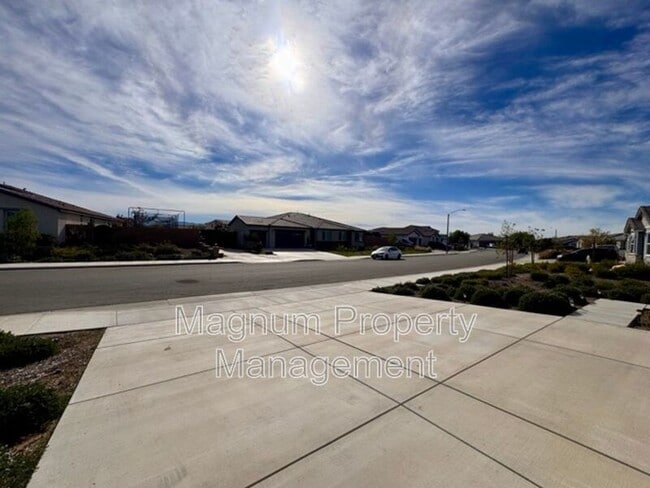 Building Photo - 31310 Reserve Dr