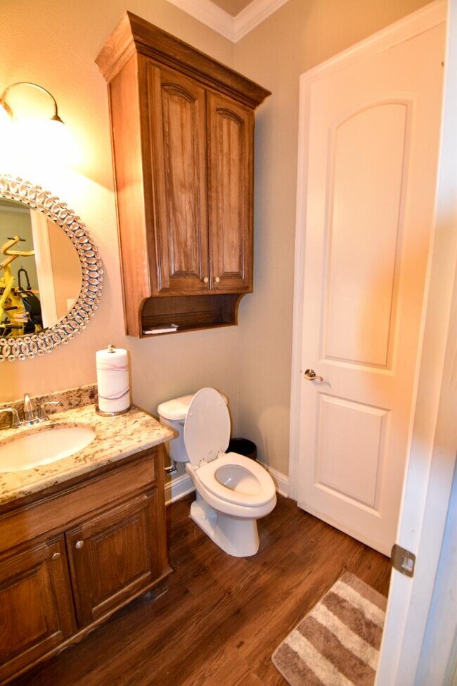 Building Photo - 7871 Oak Creek Trl