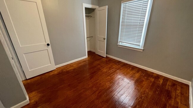 Building Photo - 2 Bedroom 1 Bath House