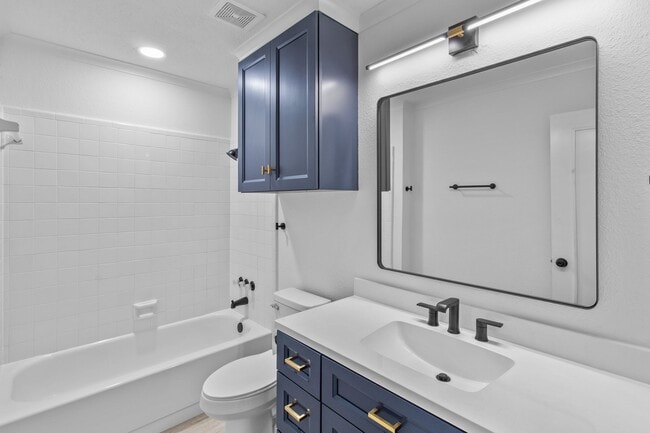 Building Photo - 128 Schooner