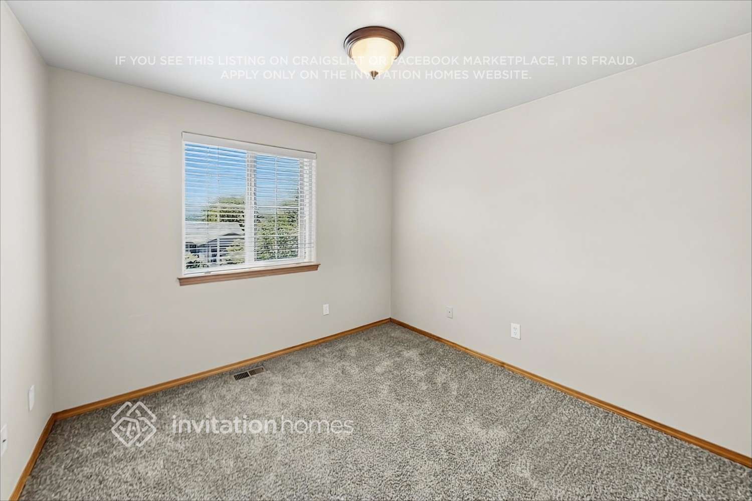 Building Photo - 17617 Upland Dr