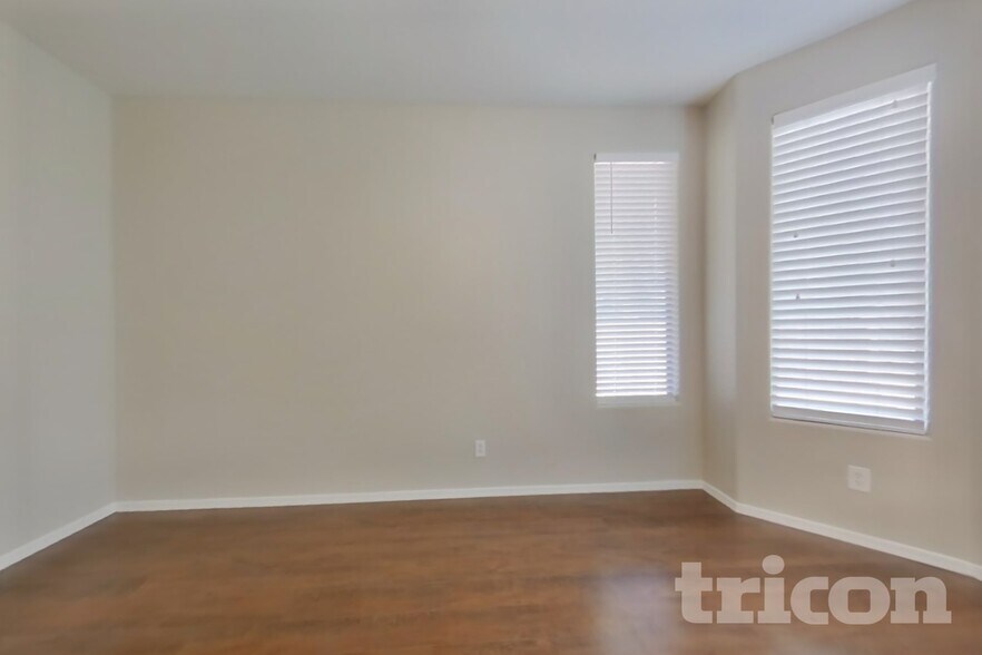 Building Photo - 6608 S 45th Ln