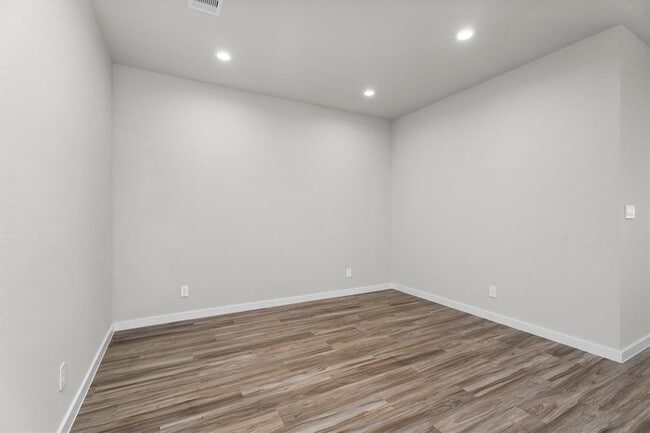 Building Photo - 14334 Winema View Ln
