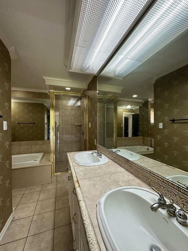 Building Photo - 2507 Dallas Cir