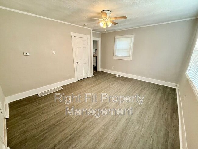 Building Photo - 1211 Lind St