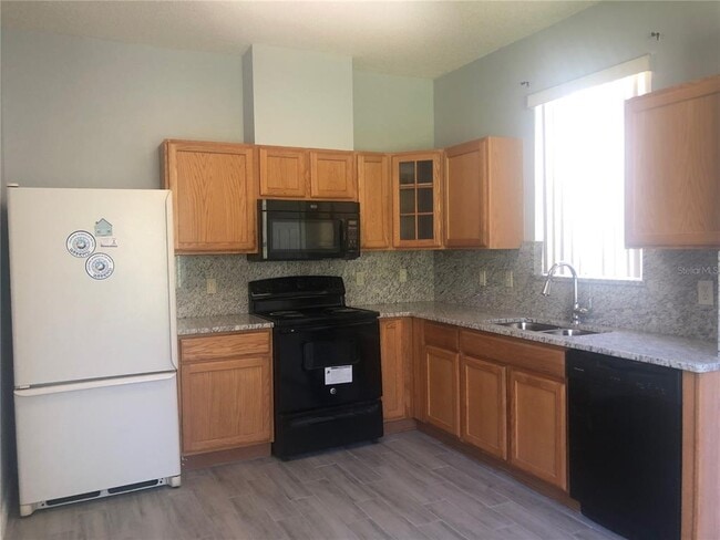 Building Photo - 10303 Beneva Dr