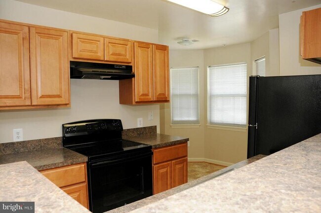 Building Photo - 5812 Wyndham Cir