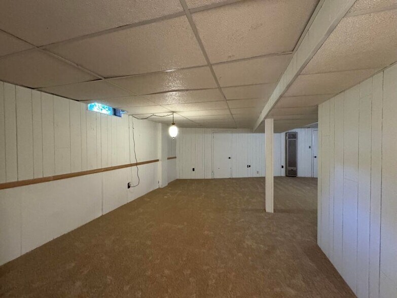 Building Photo - 2330 S Brookside Pkwy