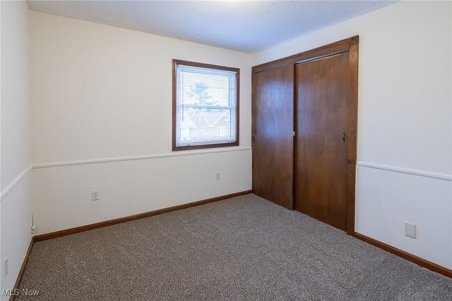 Building Photo - 6310 Hampstead Ave