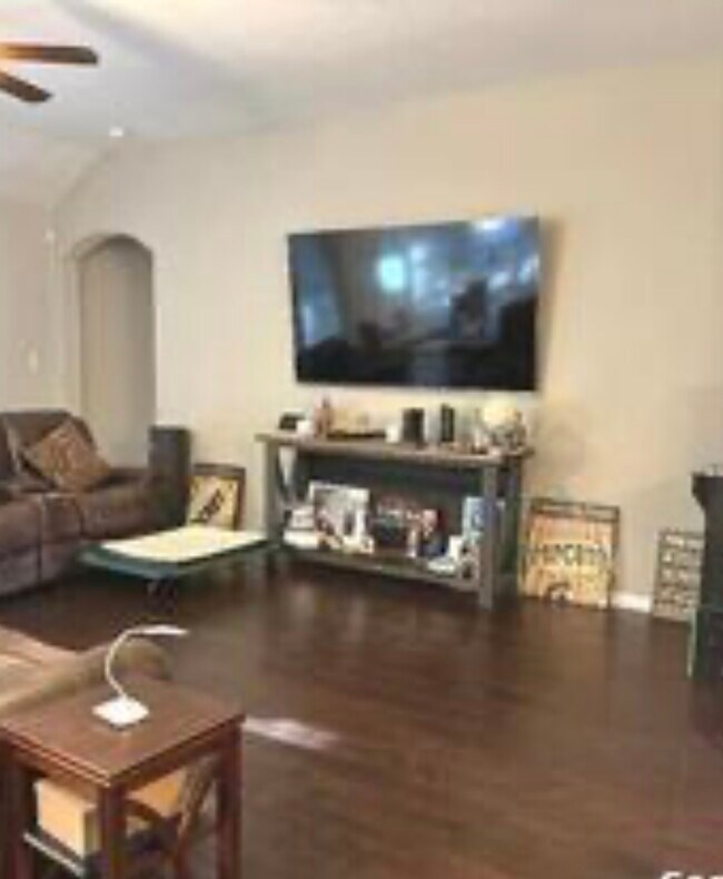 Building Photo - 4727 La Santa Rd