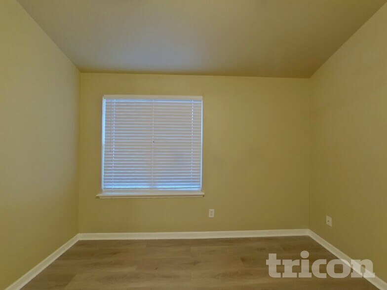 Building Photo - 4701 Cedar Springs Dr
