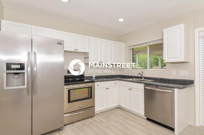 Building Photo - 4 Bedroom Pet-Friendly Home in NORTH PORT, FL with Main Street Renewal