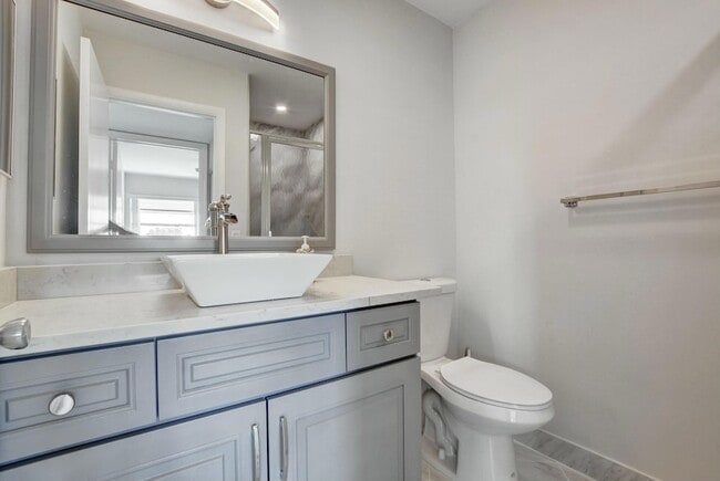 Building Photo - 998 Normandy Trail