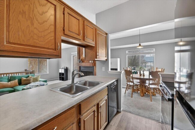 Building Photo - 4870 Foxfire Trail