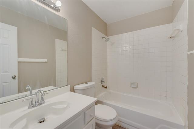 Building Photo - 8701 Pheasant Run Dr