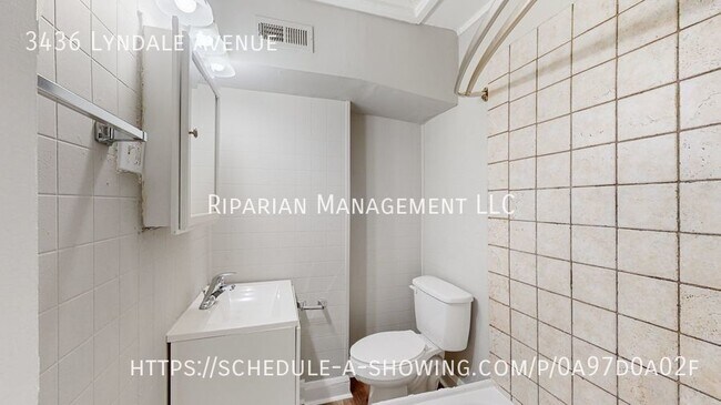 Building Photo - Fully Renovated & Fenced Backyard!