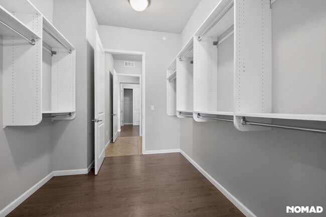 Building Photo - Luxury 3-Bedroom Legacy Ridge Living with Mountain Views