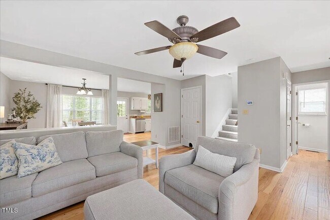 Building Photo - 3 Bedroom Home in Heart of Raleigh!