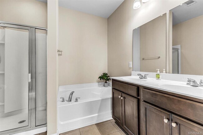 Building Photo - 9348 Turnberry Park Dr