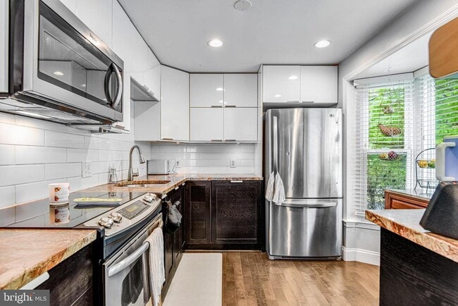 Building Photo - 9008 Piney Grove Dr