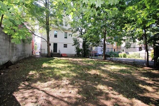 Building Photo - 363 Sherman Ave