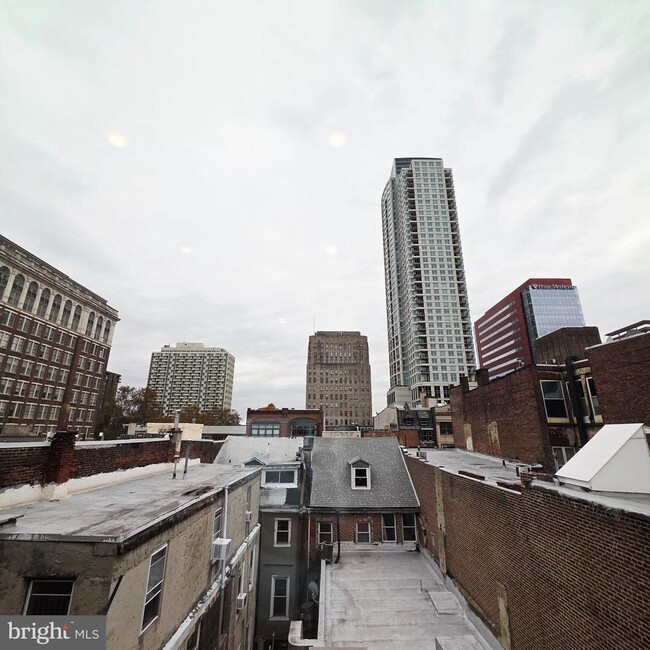 Building Photo - 714 Chestnut St