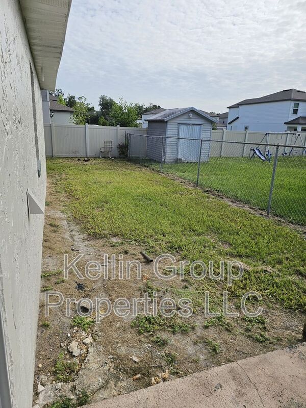 Building Photo - 2351 Chestnut Hills Dr