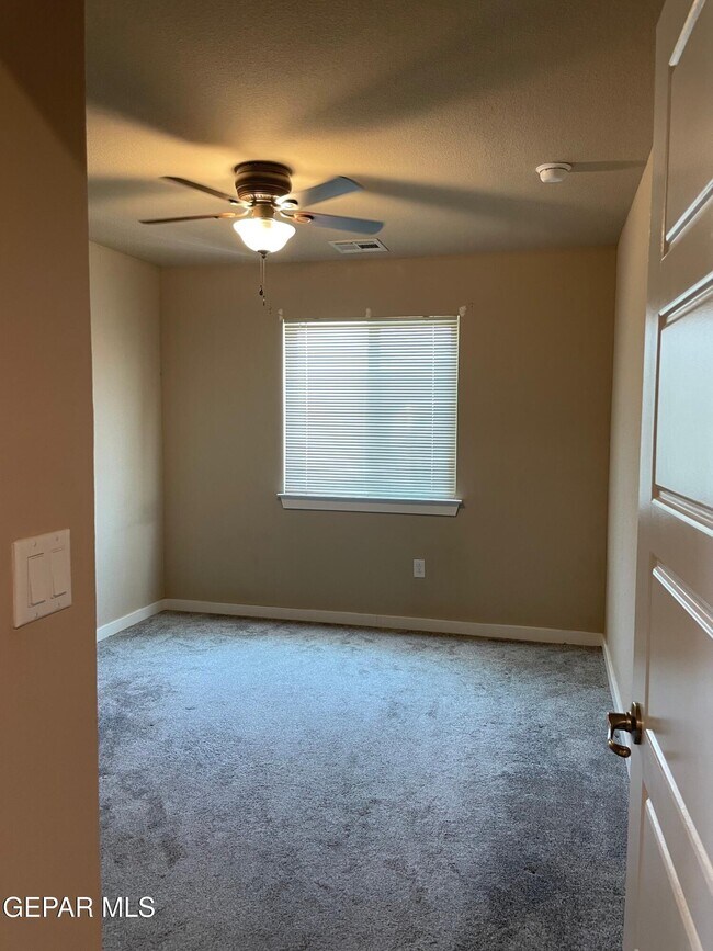 Building Photo - 15117 Design Ct