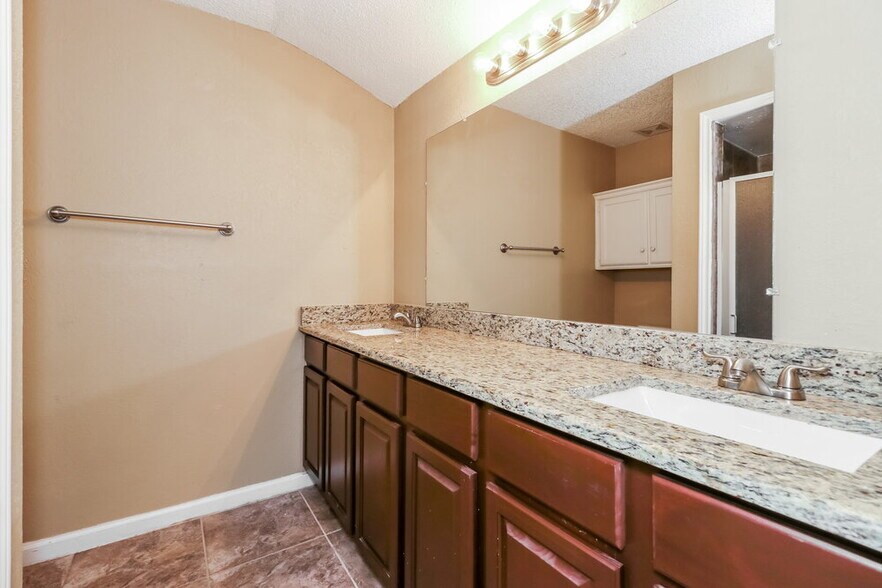 Building Photo - 7609 Ripple Creek Ct