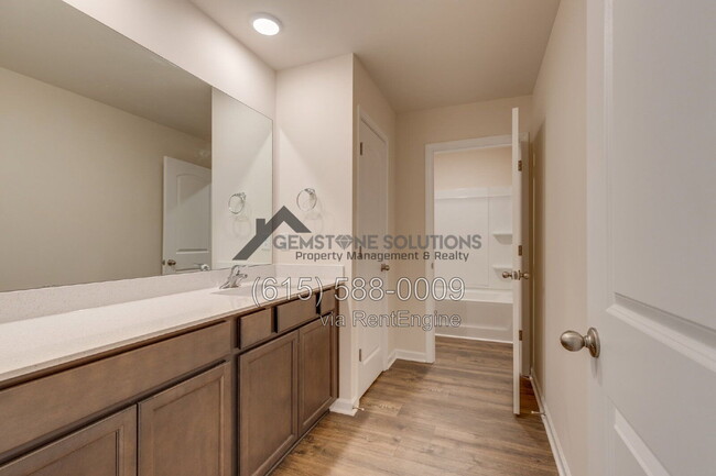 Building Photo - 2559 Queen Bee Dr
