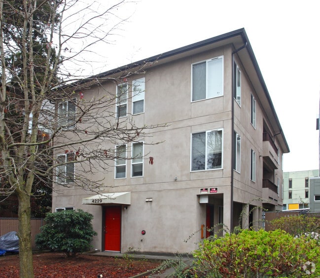 Primary Photo - UDH 5 Plex