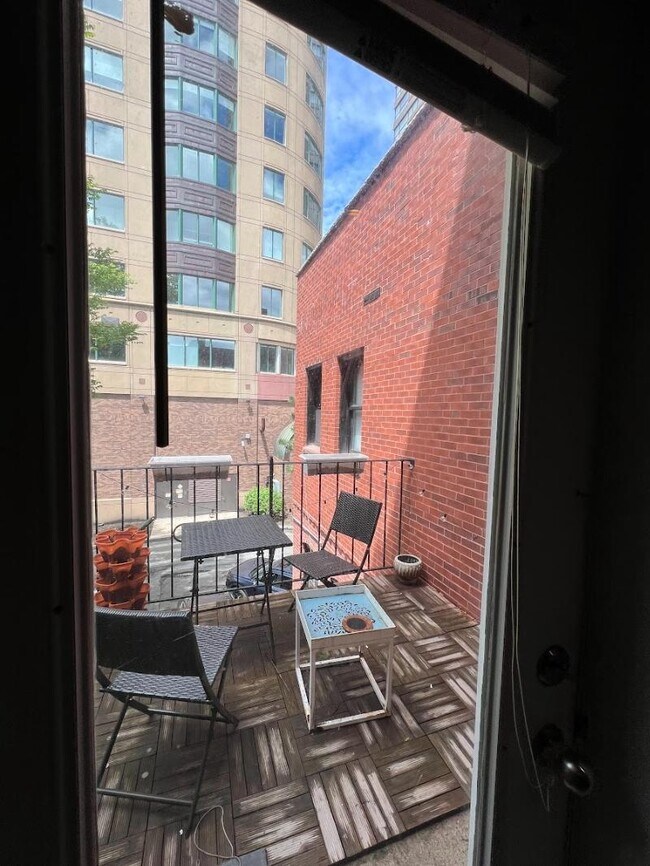 Building Photo - 1 bedroom in Boston MA 02115