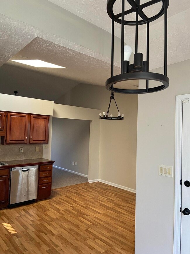 Building Photo - 3676 Cottage Cir