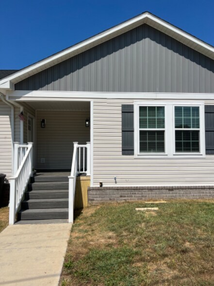 Primary Photo - 102 Lewis Dr