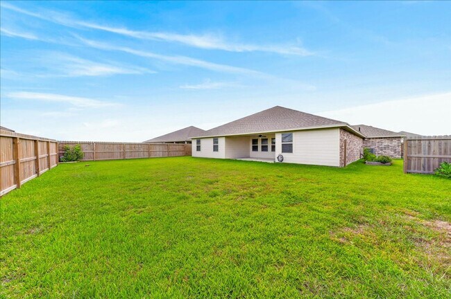 Building Photo - 7938 Rancho Vista Blvd E