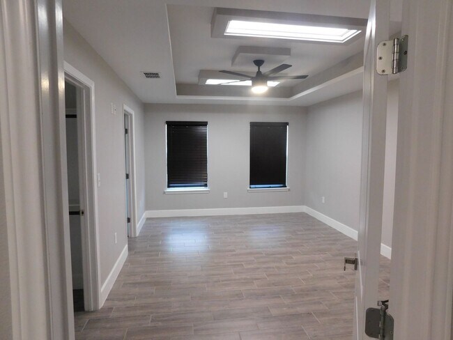 Building Photo - 2023 Beautiful 3 bedroom 2 bath